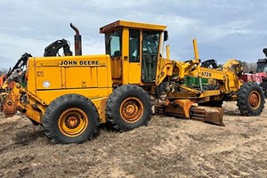 1989 John Deere 672B  Motor Grader